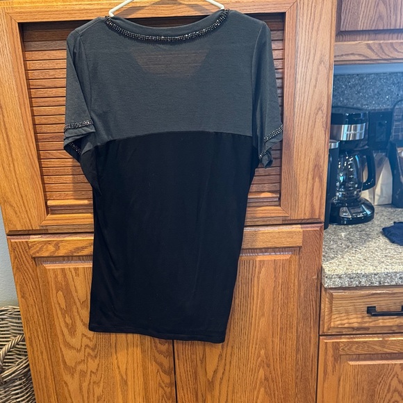 Ameda Women's Black and Gray Iowa Hawkeyes Tee - Picture 3 of 3